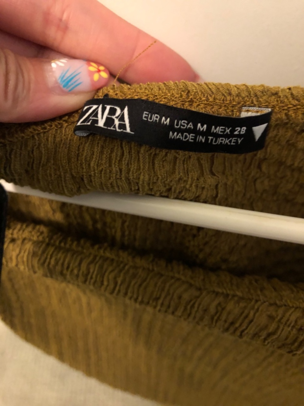 Zara Textured Asymmetric Off-the shoulder top. Size M - Picture 4 of 4